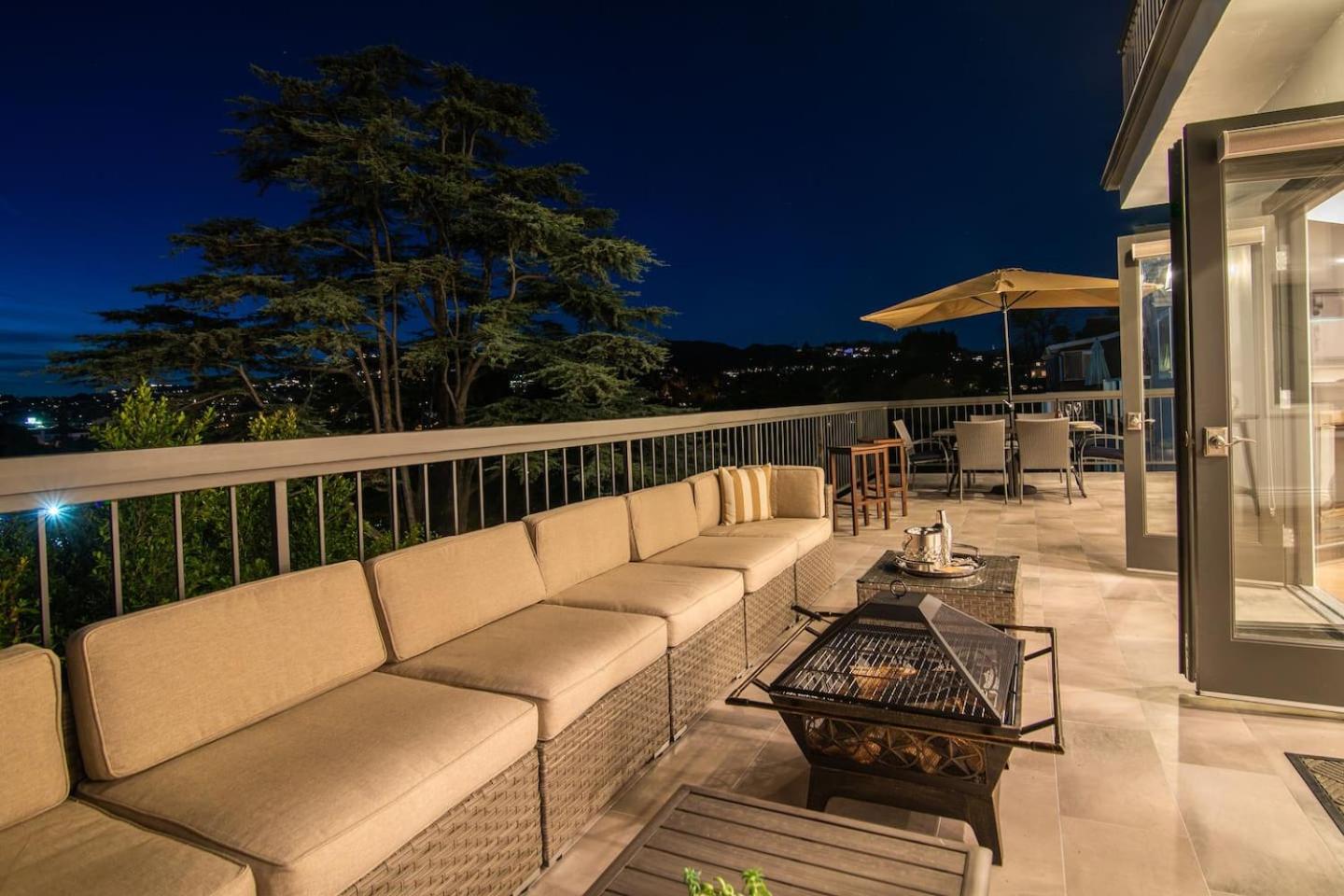 Luxurious East Hollywood Hill Home–Hollywood Views Main image 2